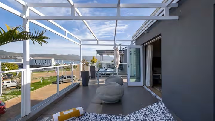 To Let 1 Bedroom Property for Rent in Thesen Islands Western Cape